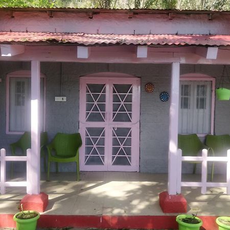 Hots Nainital Hostel Patwa Dunga ภายนอก รูปภาพ