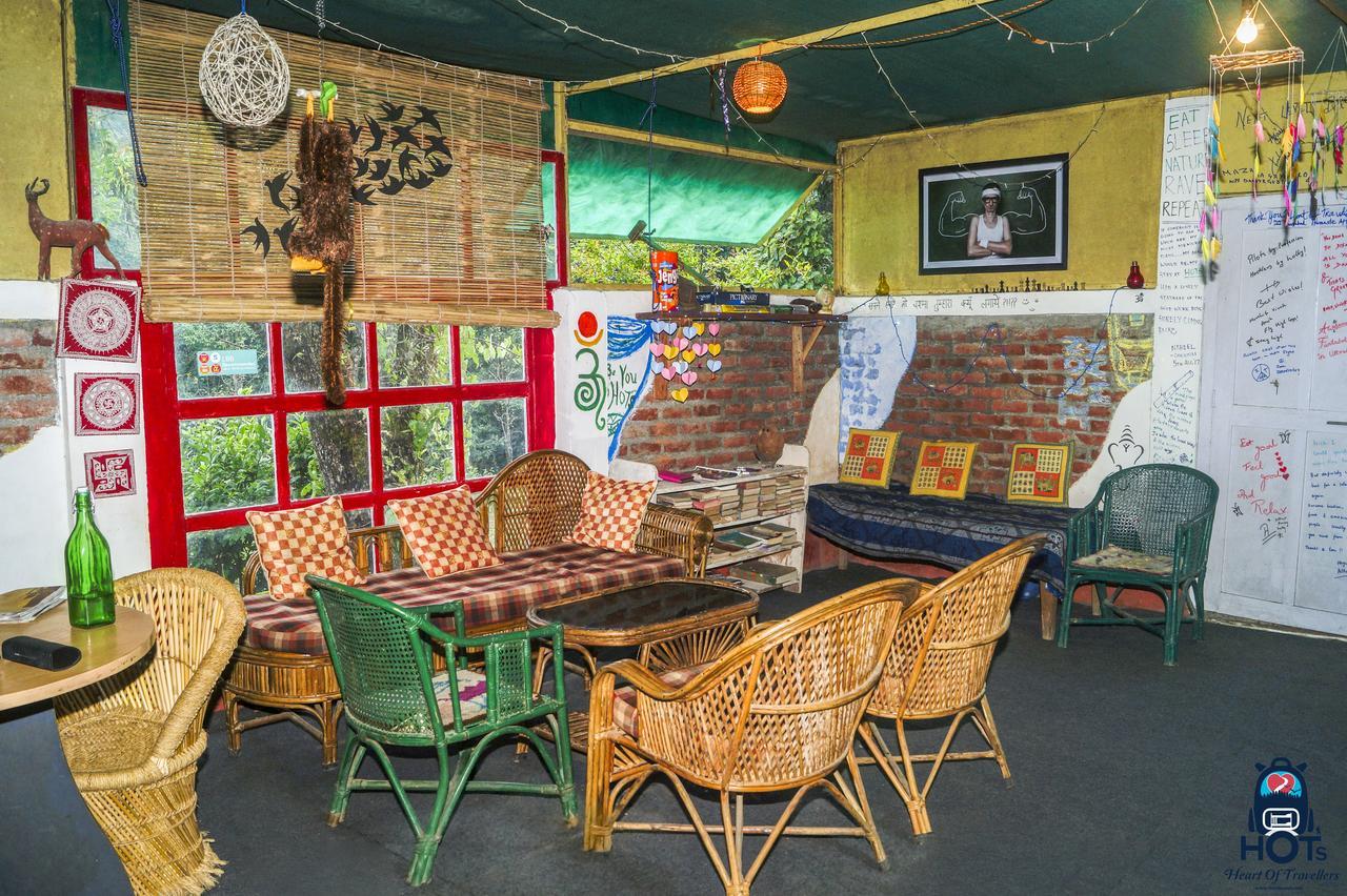 Hots Nainital Hostel Patwa Dunga ภายนอก รูปภาพ